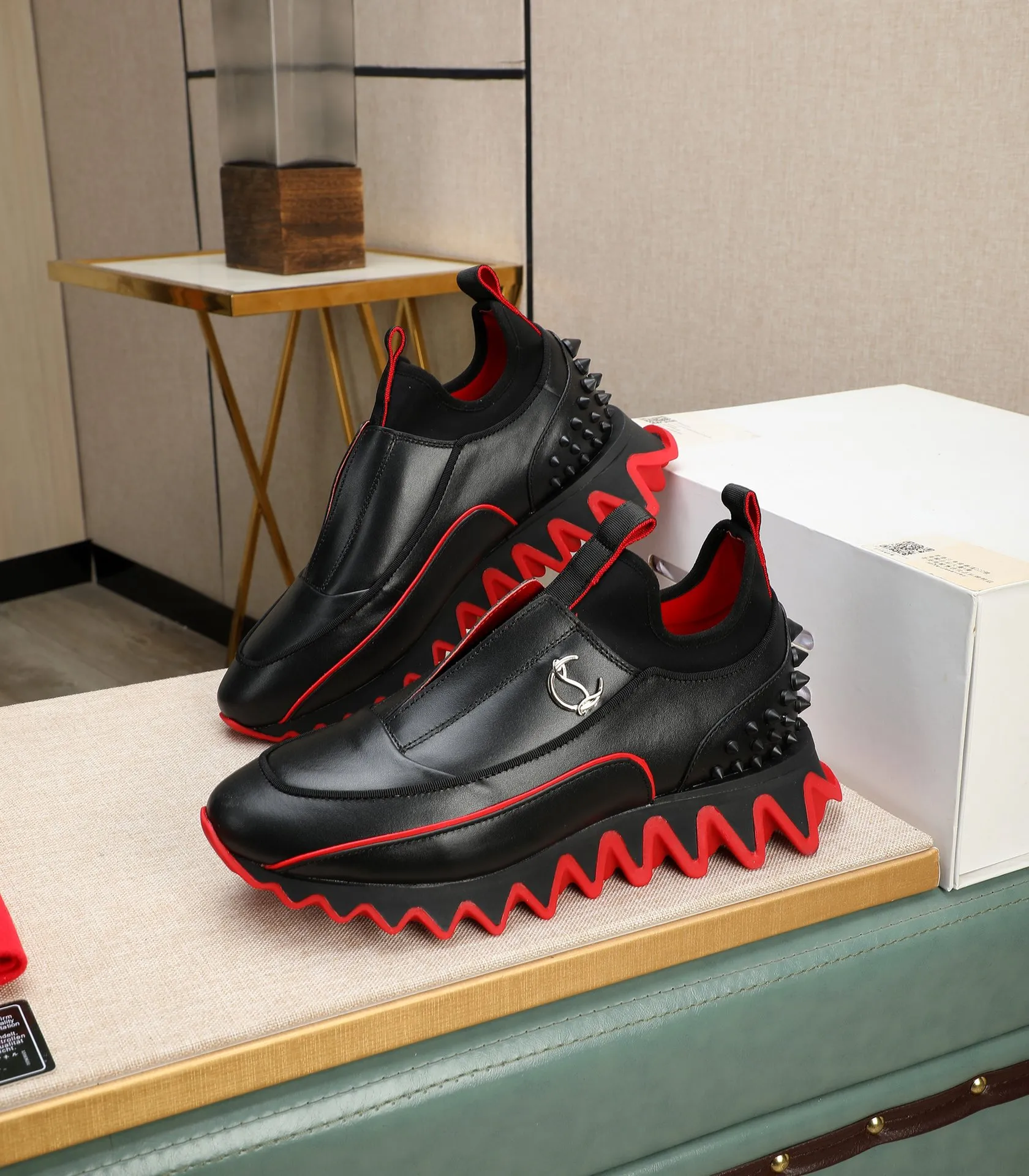 Men's shoes 💰700 (high-end goods) Christian Louboutin (CL red sole shoes) counter series, casual sneakers for couples 📢 📢 📢 Exclusive hot style release 🎈🎈💪 Movable latex feet 👻 Finished outsole line [Proud] 😝Male 38#-46, global supply 😝 [Top version]: Original imported genuine leather upper, top original leather lining, original molded TPU outsole, original 1:1 detail processing, original shoe last,
